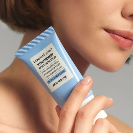 COMFORT ZONE hydramemory hybrid glow spf30 / drėkinamasis veido kremas su spalva spf30