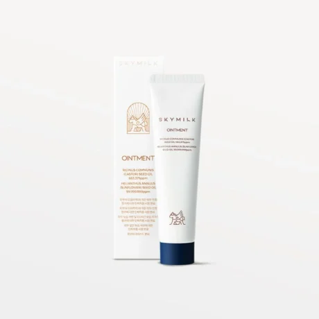 Skymilk Ointment – tirštas balzamas su asilės pienu sausoms, šerpetojančioms ir jautrioms vietoms: lūpoms, nosies sparneliams, po procedūrų. Be kvapiųjų medžiagų.